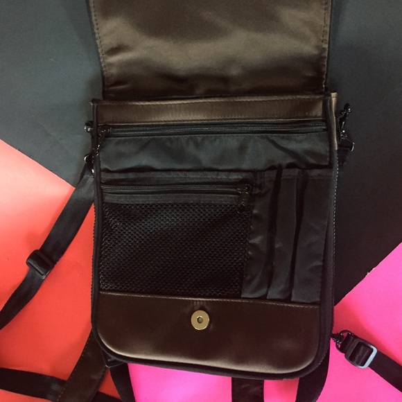 Darkine back pack cross body - Picture 4 of 7